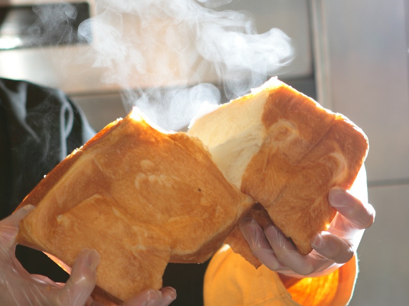 ぜひ温めて焼きたてパンに近い状態で召し上がってください(*´∀`*)